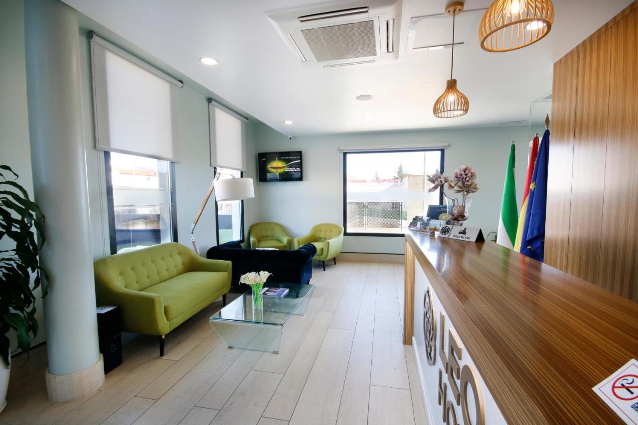 Hotel Leo Monesterio Luaran gambar