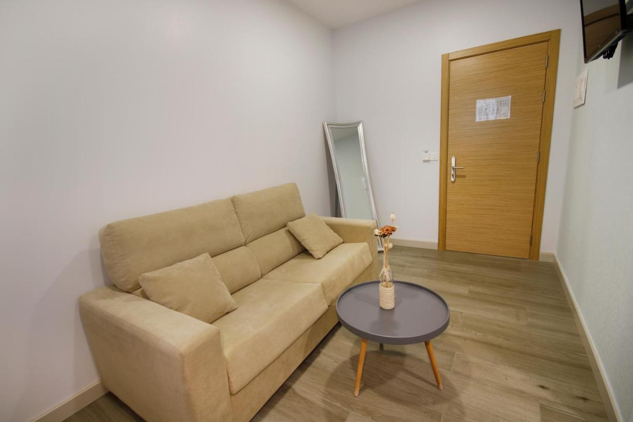 Hotel Leo Monesterio Luaran gambar