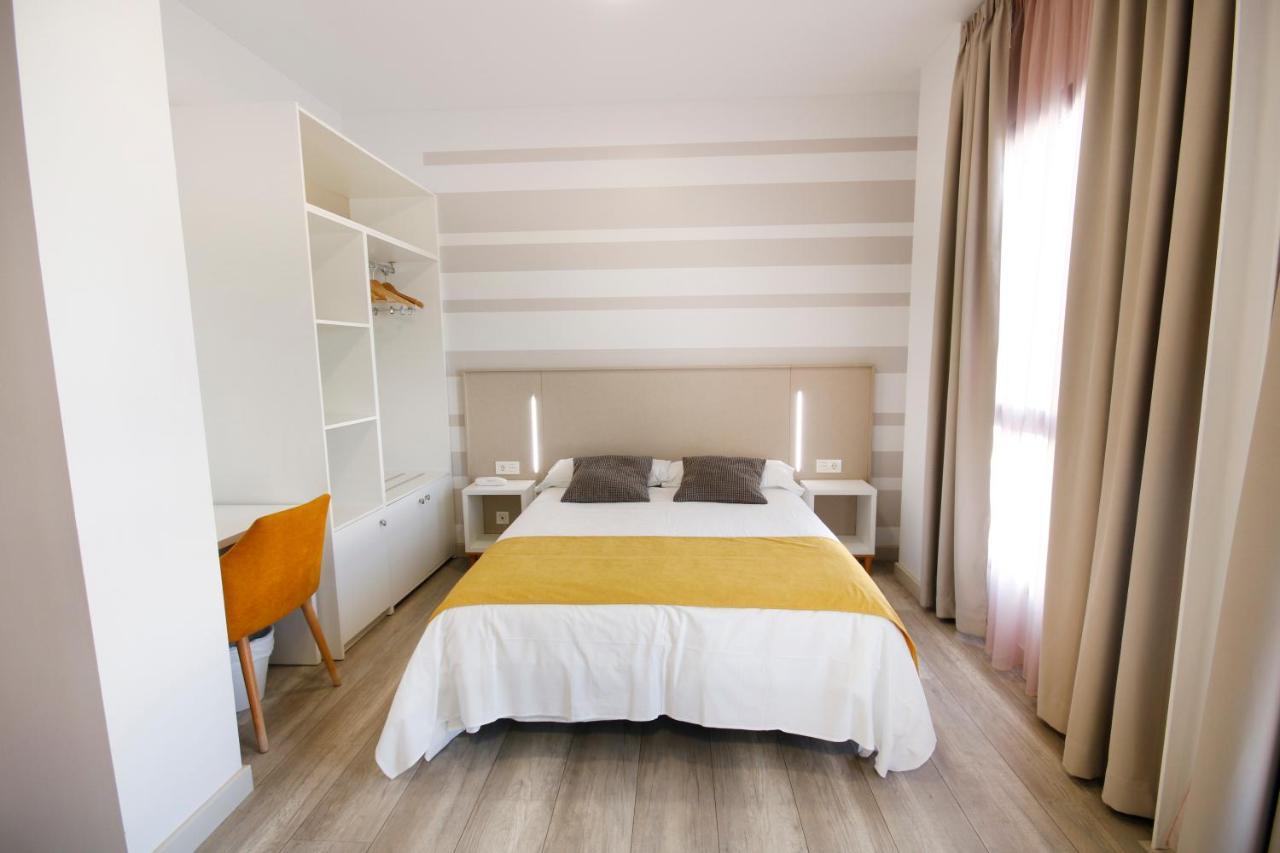 Hotel Leo Monesterio Luaran gambar