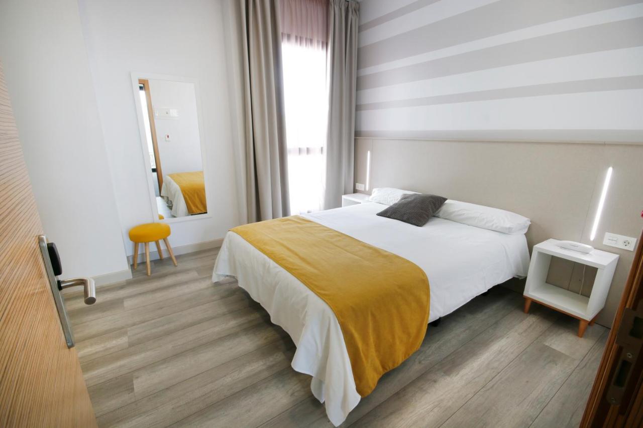 Hotel Leo Monesterio Luaran gambar
