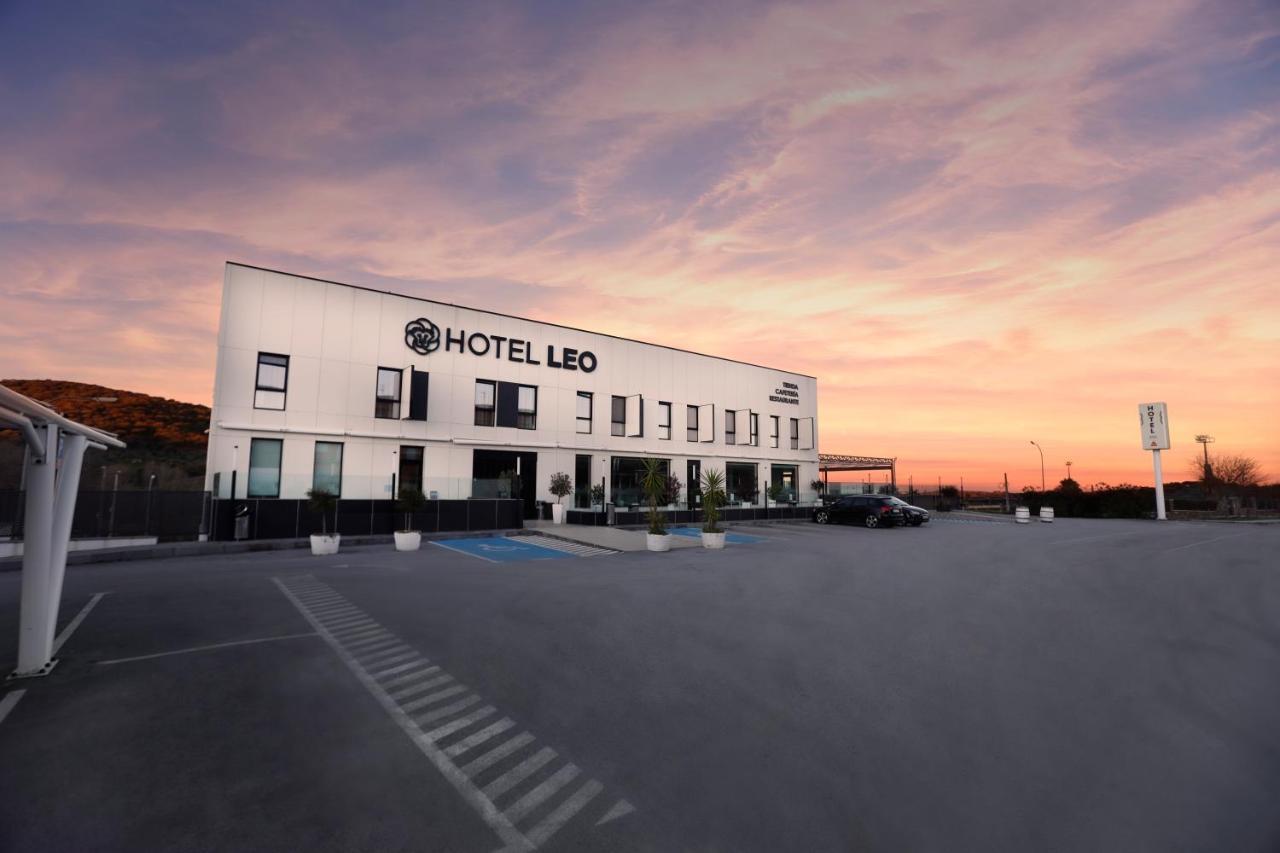 Hotel Leo Monesterio Luaran gambar