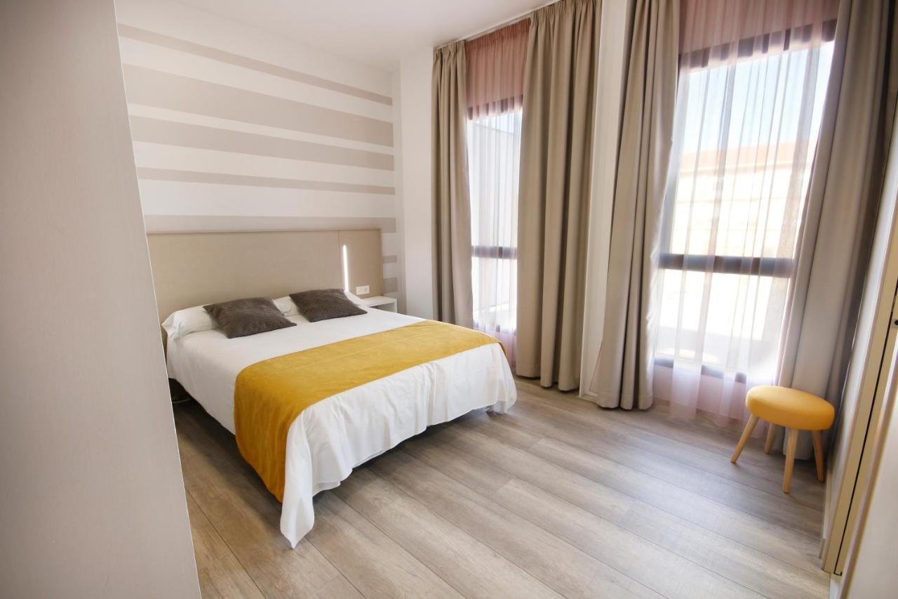 Hotel Leo Monesterio Luaran gambar