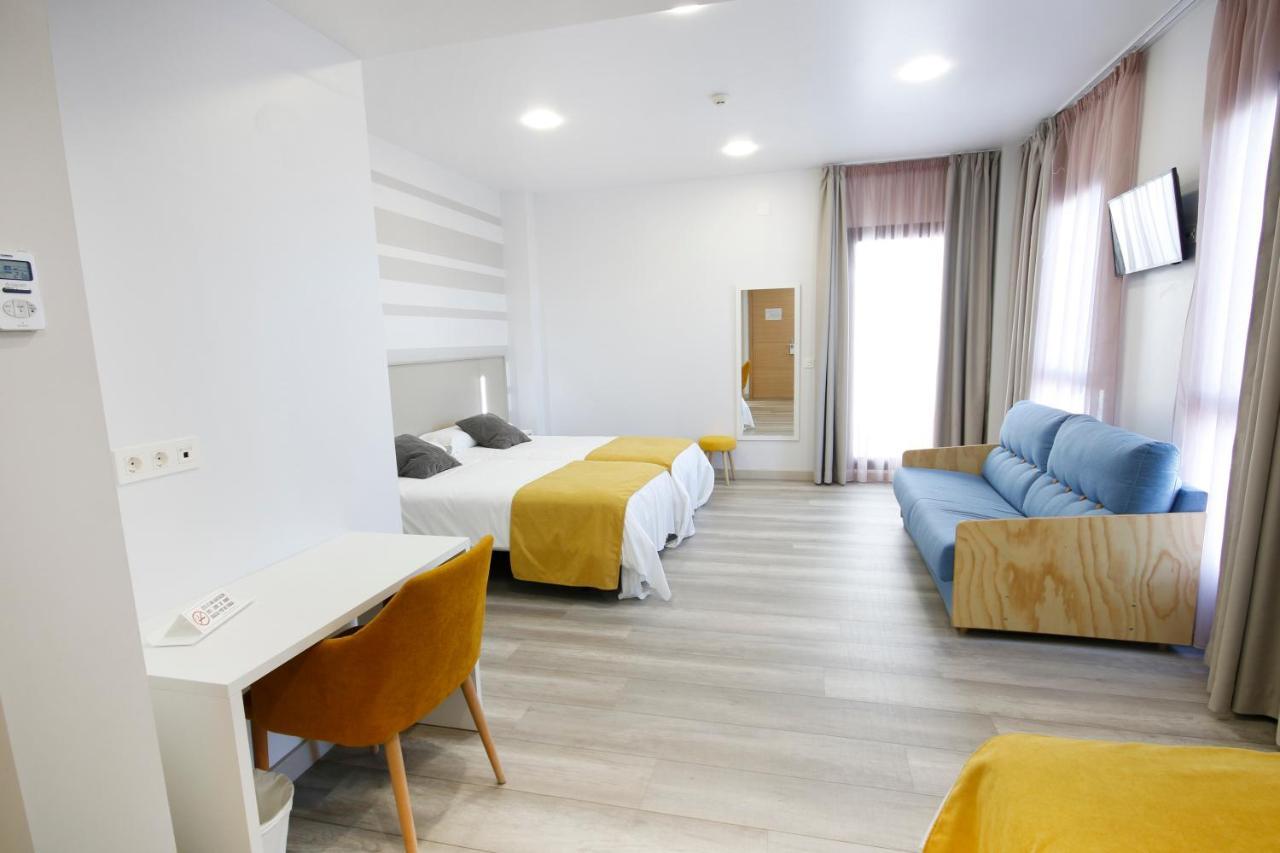Hotel Leo Monesterio Luaran gambar