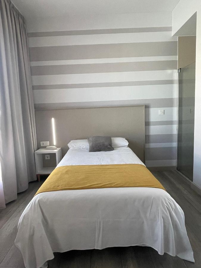 Hotel Leo Monesterio Luaran gambar