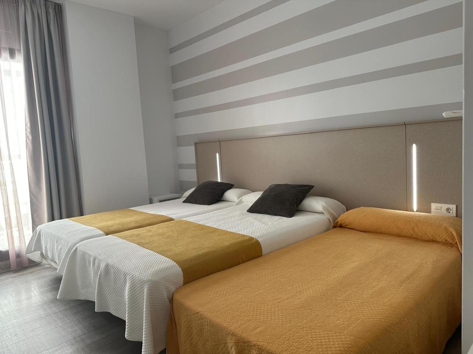 Hotel Leo Monesterio Luaran gambar