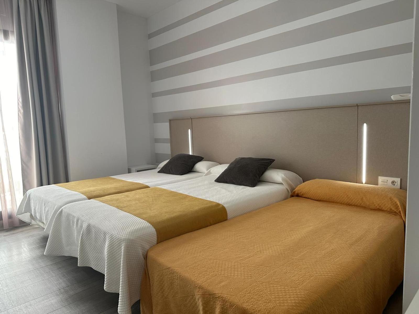 Hotel Leo Monesterio Luaran gambar